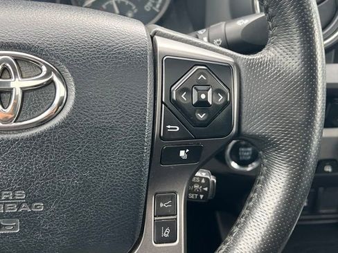 Used 2018 Toyota Tacoma TRD Sport AWD/4WD image 20