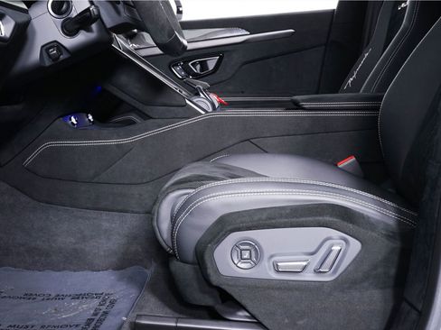 Used 2023 Lamborghini Urus Performante AWD/4WD image 23