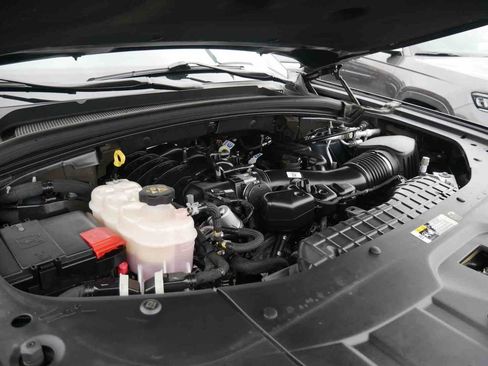 Certified 2024 Jeep Grand Cherokee L Limited w/ Luxury Tech Group II image 11