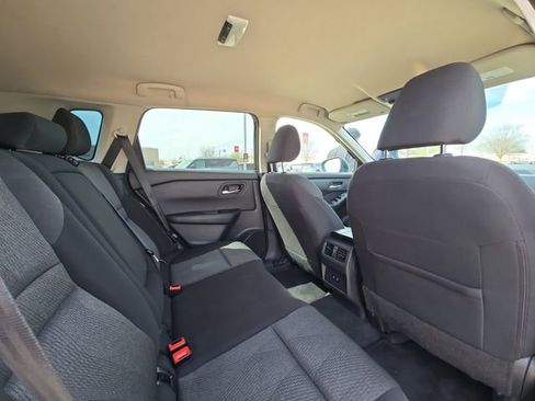 Used 2025 Nissan Rogue SV image 28