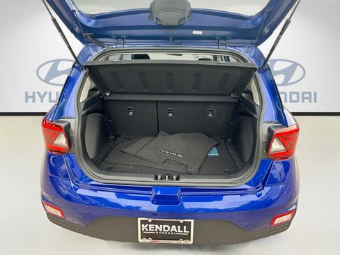 Used 2024 Hyundai Venue SE FWD image 23