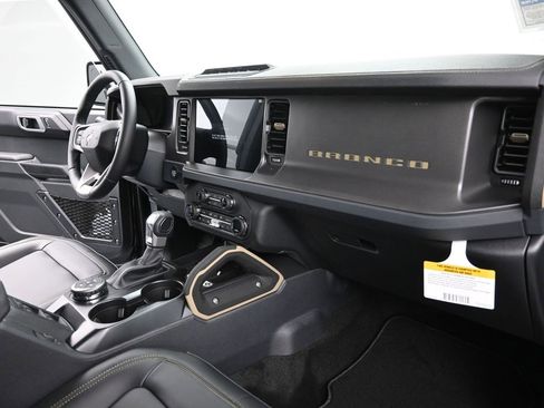 New 2025 Ford Bronco Badlands image 26