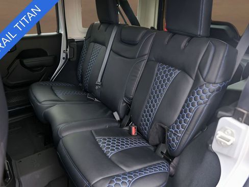 Used 2024 Jeep Wrangler Unlimited Sport AWD/4WD image 23