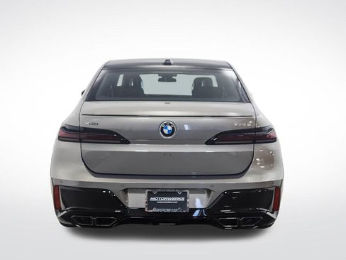 Used 2025 BMW 760i xDrive w/ Executive Package AWD/4WD image 4