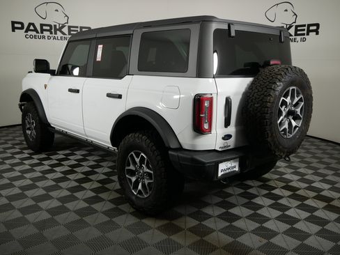Used 2024 Ford Bronco Badlands image 7