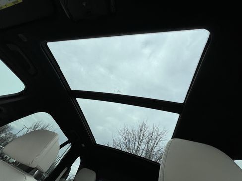 Used 2022 BMW X5 xDrive40i w/ M Sport Package image 28