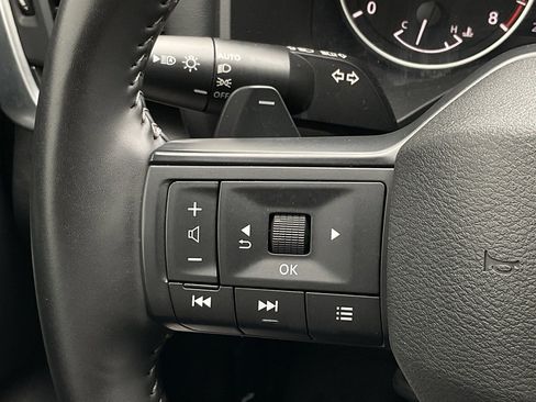 Used 2025 Nissan Rogue SV image 23