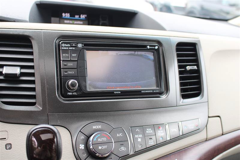 Used 2013 Toyota Sienna XLE FWD image 15