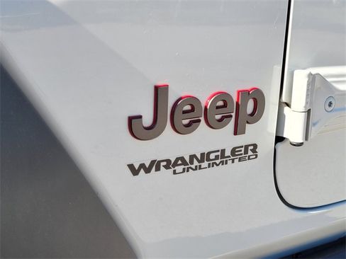 Certified 2018 Jeep Wrangler Unlimited Rubicon image 10