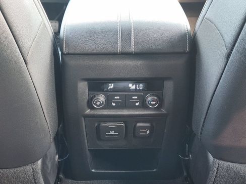 Used 2022 Chevrolet Traverse Premier w/ Redline Edition FWD image 21