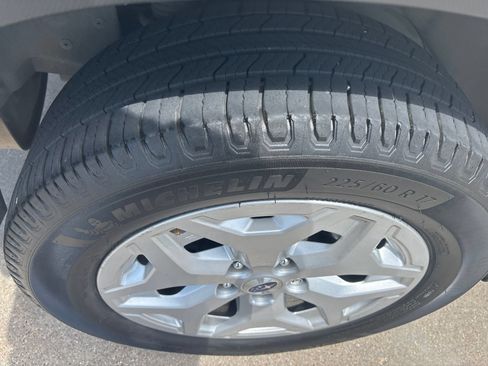 Used 2022 Subaru Forester AWD/4WD image 7