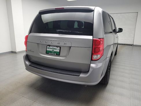 Used 2016 Dodge Grand Caravan SE FWD image 7
