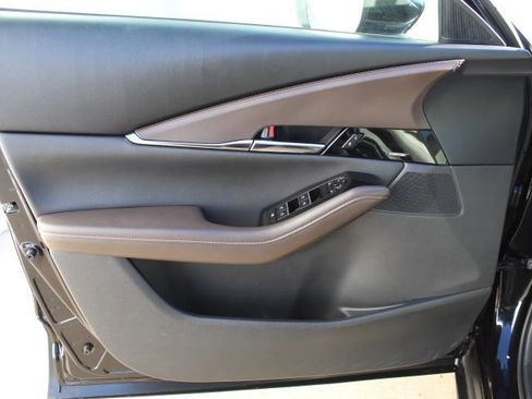 Certified 2025 MAZDA CX-30 AWD 2.5 S w/ Premium Package image 13