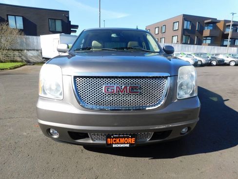 Used 2011 GMC Yukon Denali image 22