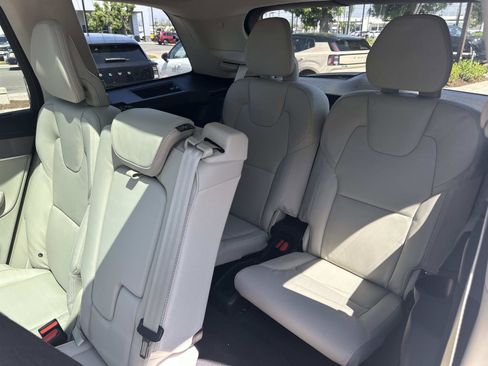 New 2026 Volvo XC90 T8 Ultra w/ Lounge Package AWD/4WD image 18