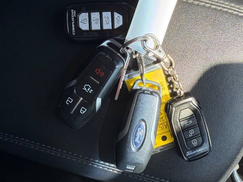 Used 2016 Ford Edge SEL w/ Equipment Group 201A AWD/4WD image 30