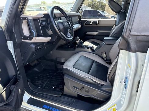 Used 2022 Ford Bronco Wildtrak image 17