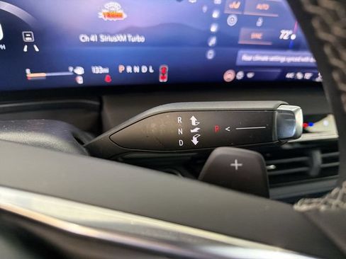 Certified 2025 Buick Enclave Preferred FWD image 20
