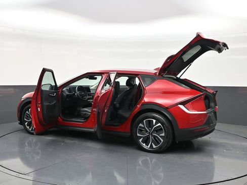 Used 2024 Kia EV6 Light image 32