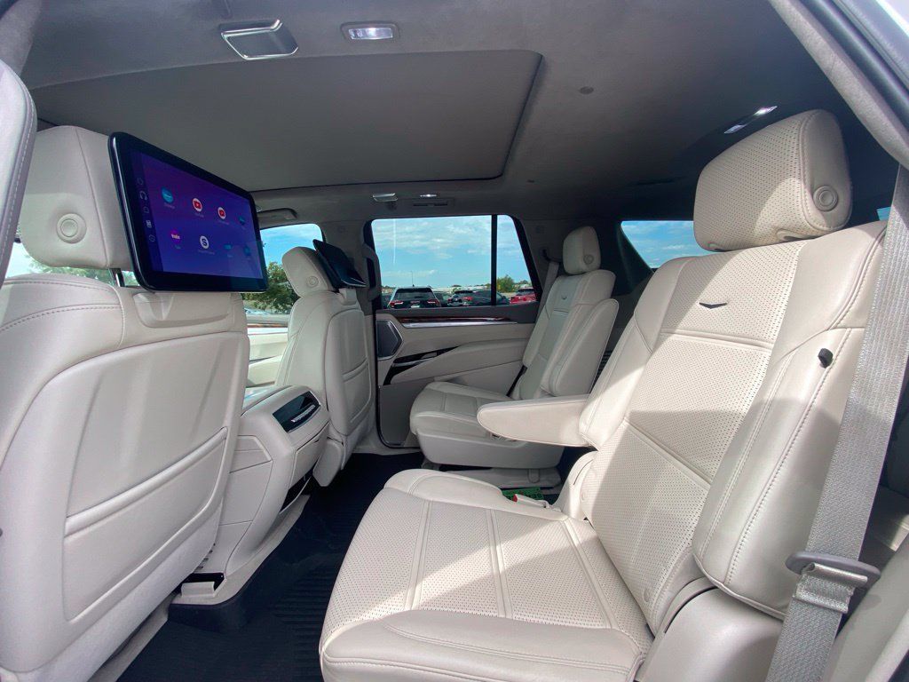 Used 2025 Cadillac Escalade Sport Platinum w/ LPO, ONYX Package AWD/4WD image 27