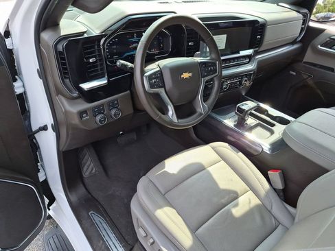 Used 2023 Chevrolet Silverado 1500 LTZ AWD/4WD image 10