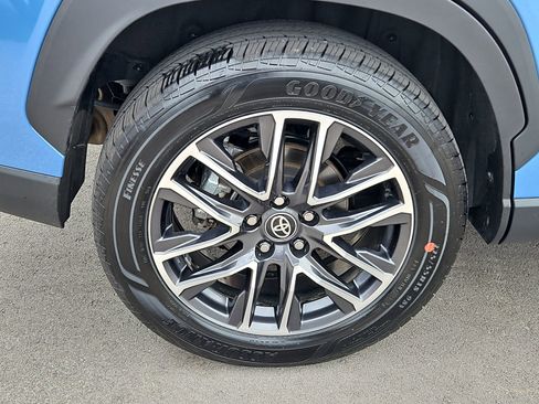 Certified 2026 Toyota Corolla Cross XLE AWD/4WD image 5