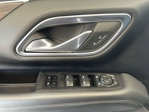 Used 2023 Chevrolet Suburban Z71 w/ Luxury Package AWD/4WD image 23