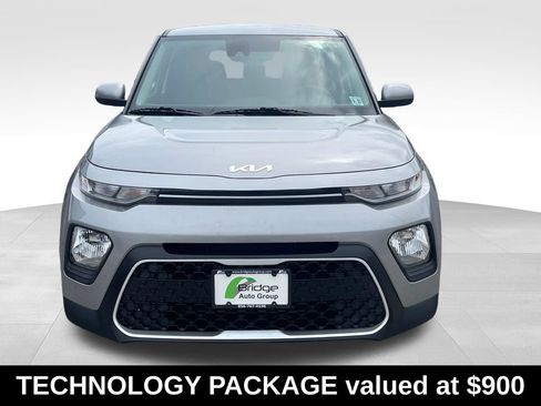 Used 2022 Kia Soul LX w/ Technology Package FWD image 2