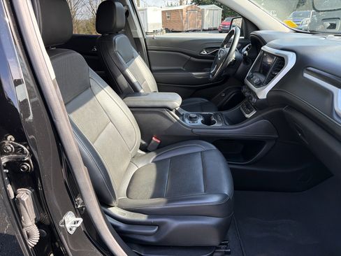 Used 2023 GMC Acadia SLT image 13