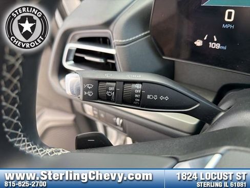 Used 2025 Chevrolet Traverse LT image 18