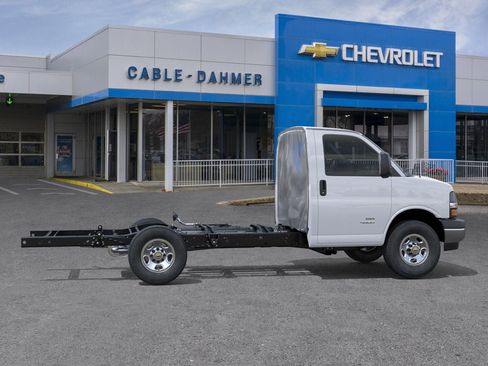 New 2025 Chevrolet Express 3500 1WT w/ Power Convenience Package image 38