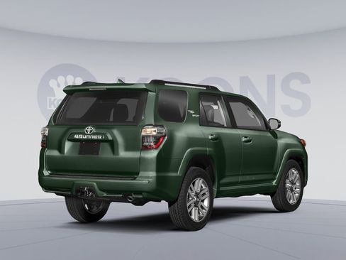 Used 2022 Toyota 4Runner TRD Sport w/ Technology Package image 2