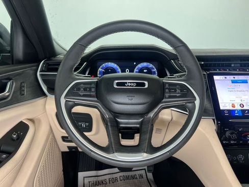 Used 2024 Jeep Grand Cherokee L Limited image 15