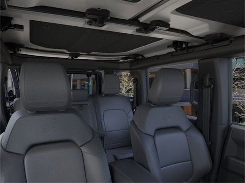 New 2025 Ford Bronco Badlands image 12