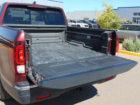 Used 2017 Honda Pilot EX image 25