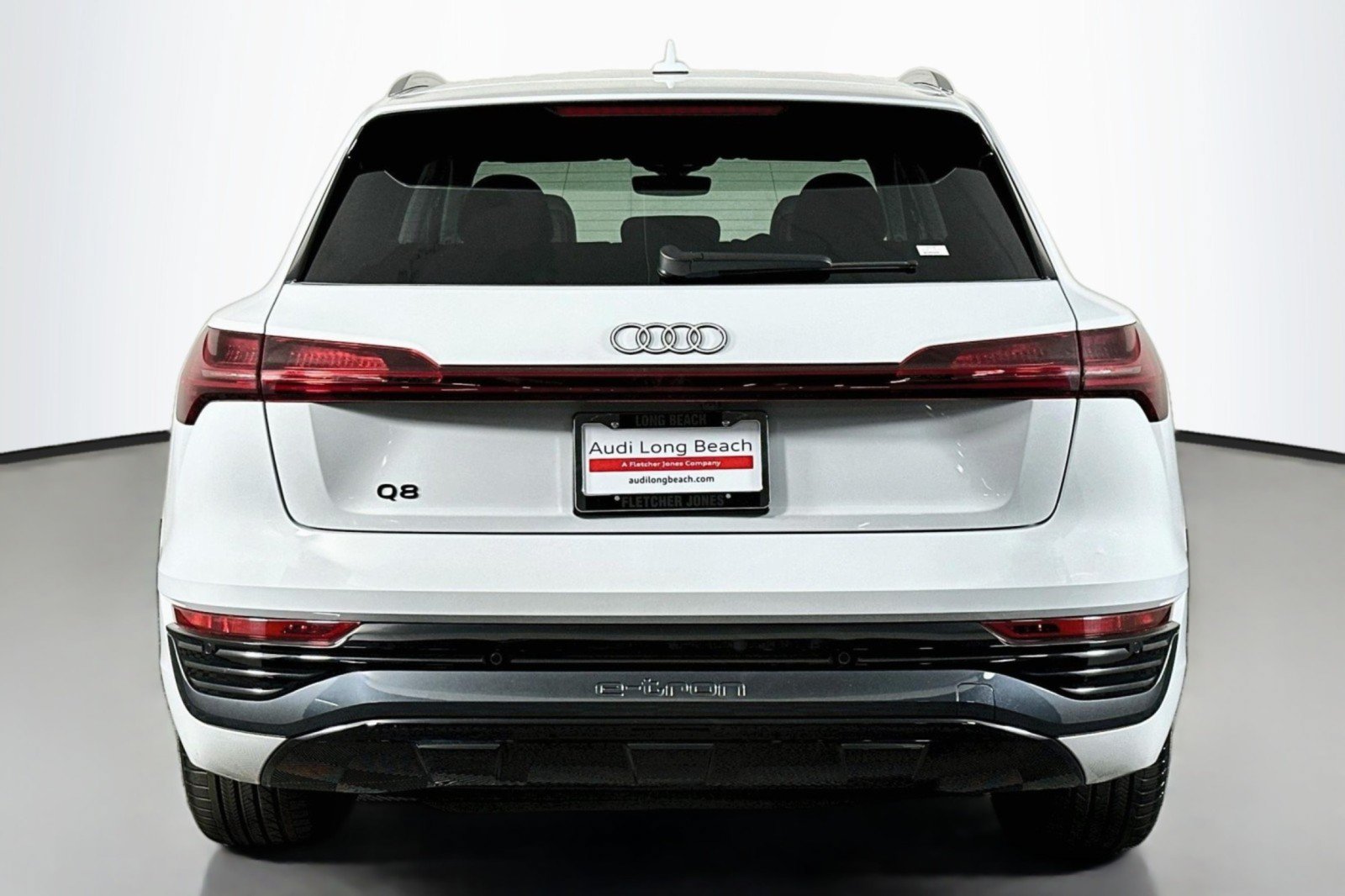 Used 2024 Audi Q8 e-tron Premium Plus AWD/4WD image 3