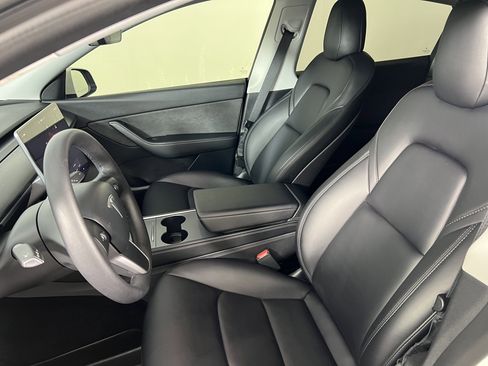 Used 2022 Tesla Model Y Performance AWD/4WD image 16