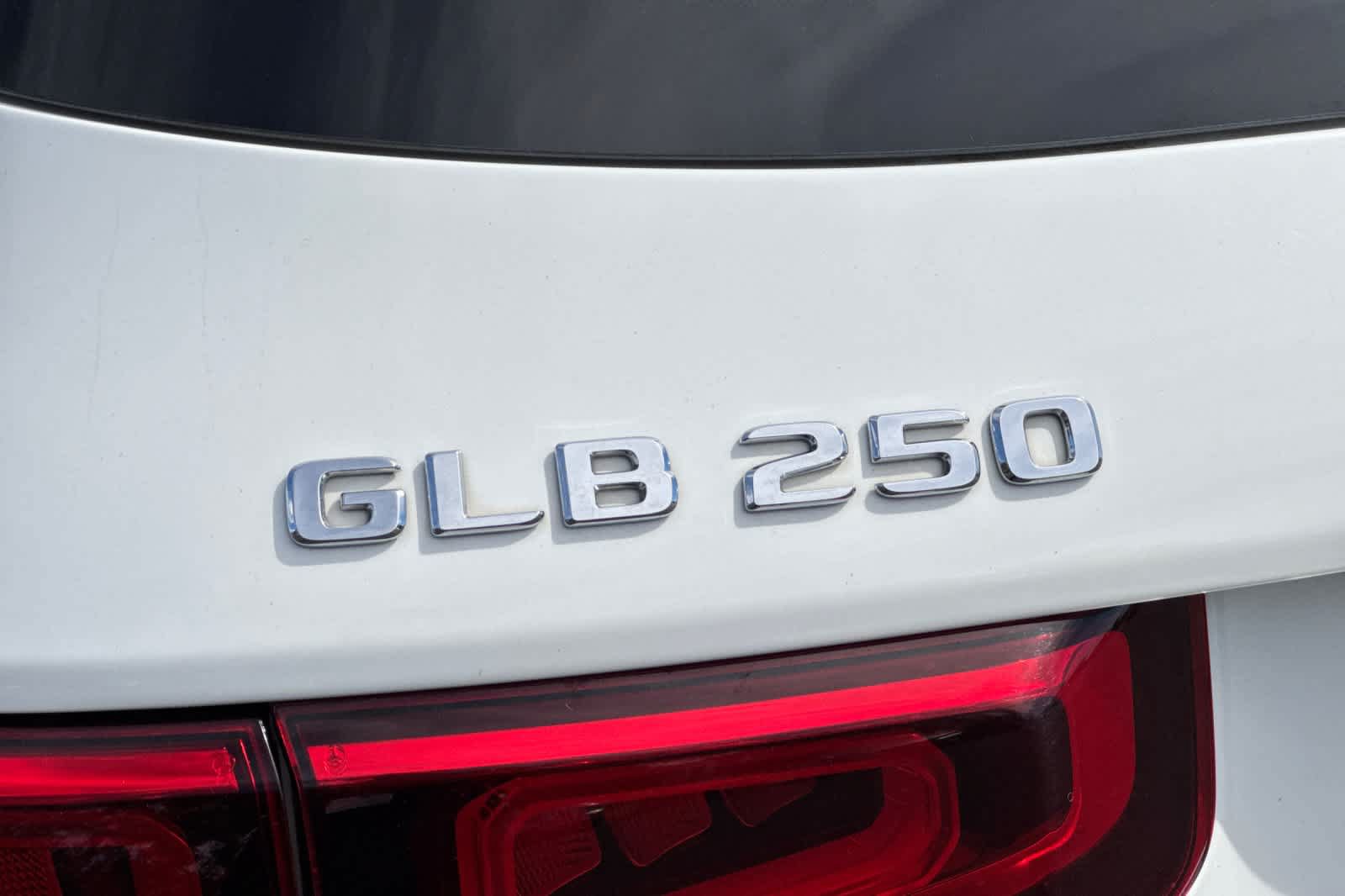 Used 2022 Mercedes-Benz GLB 250 image 27