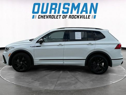 Used 2024 Volkswagen Tiguan SE R-Line AWD/4WD image 3