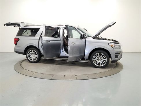 Used 2024 Ford Expedition Max Limited image 16