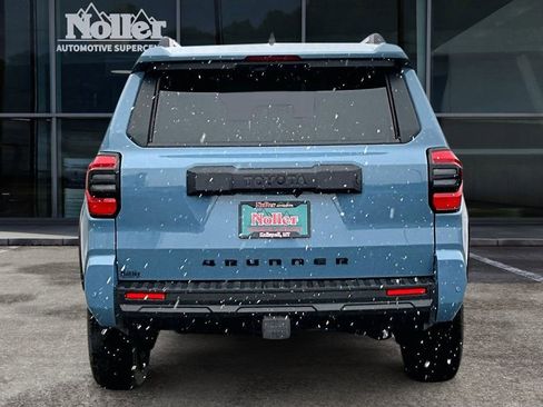 Used 2025 Toyota 4Runner TRD Off-Road image 4