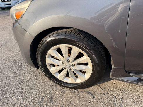 Used 2016 Kia Sedona EX FWD image 32