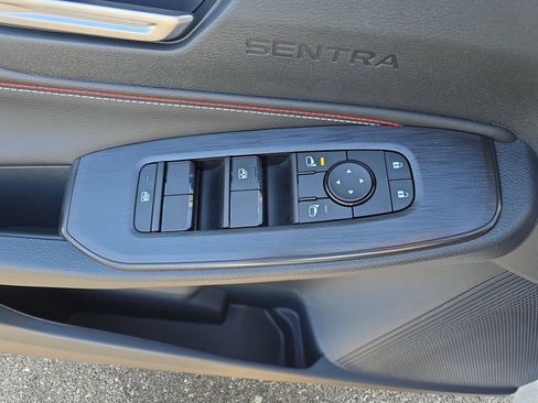 New 2026 Nissan Sentra SR w/ Floor Mat Package FWD image 25