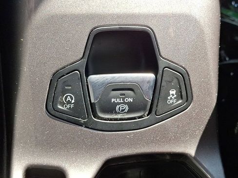 Certified 2022 Jeep Renegade Latitude image 29