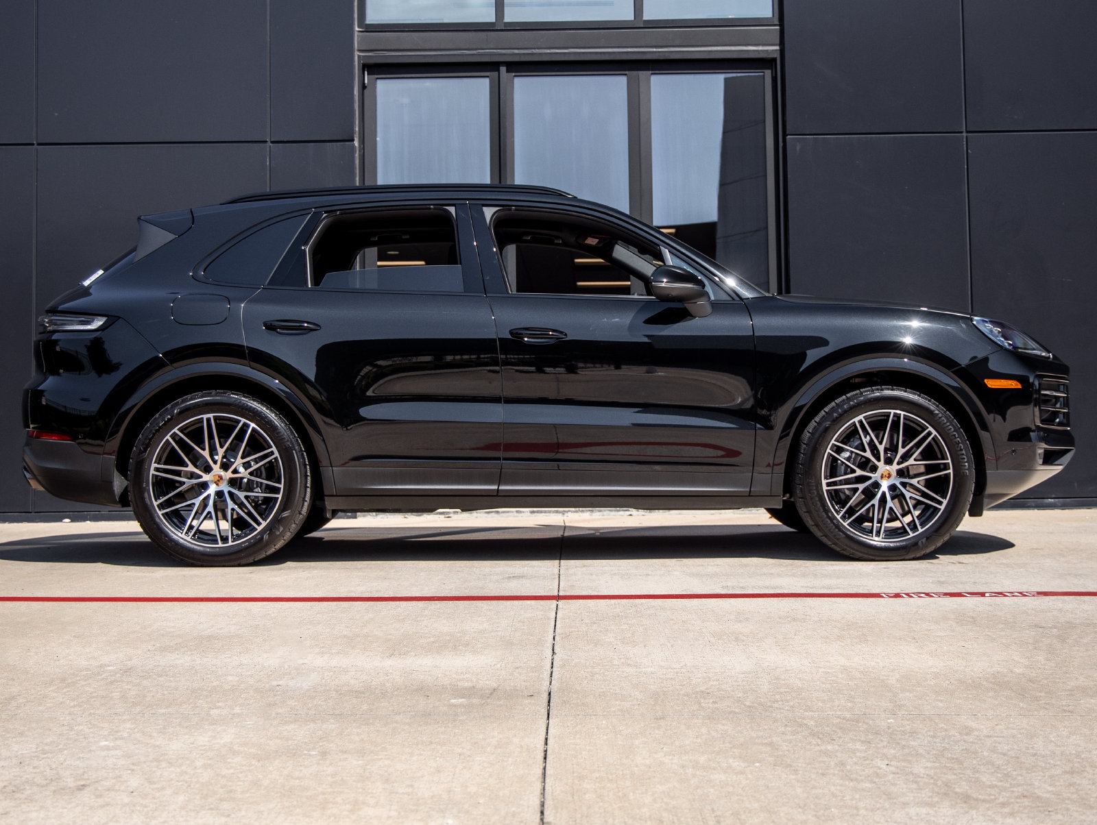 Certified 2026 Porsche Cayenne AWD/4WD image 12
