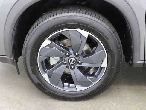 Certified 2024 Nissan Rogue SV AWD/4WD image 27
