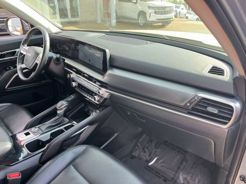 Used 2025 Kia Telluride S AWD/4WD image 32