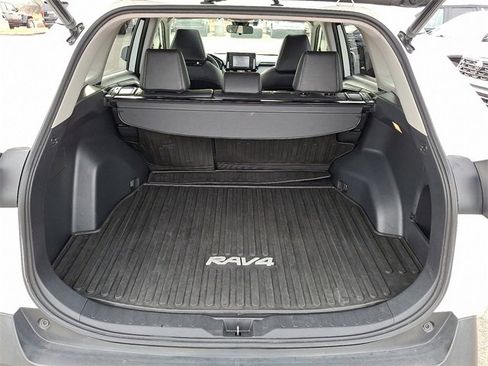 Used 2020 Toyota RAV4 XLE Premium image 25