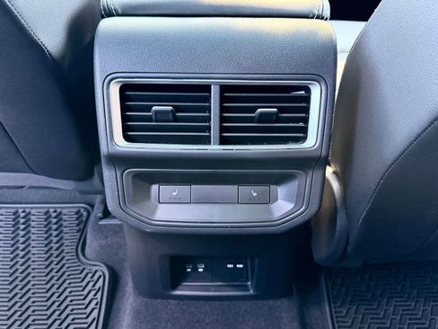 Used 2024 Volkswagen Atlas Cross Sport SEL R-Line AWD/4WD image 15