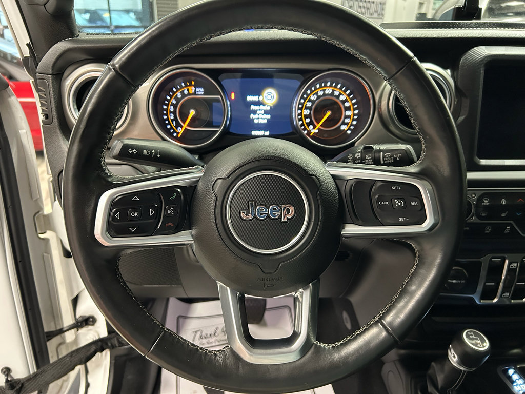 Used 2018 Jeep Wrangler Unlimited Sahara AWD/4WD image 9